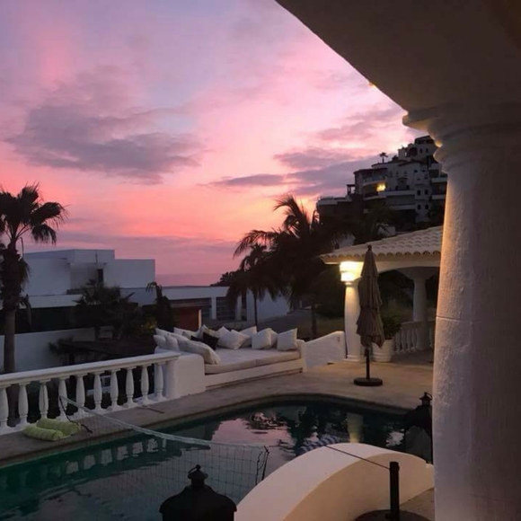 Meet your Posher, Blanca - Picture 2 of 2